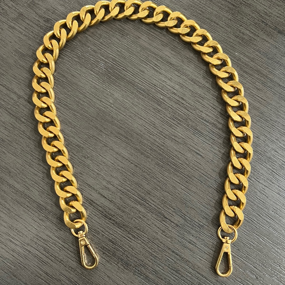 Chunky gold 25inch purse chain 🤎🧸 👜